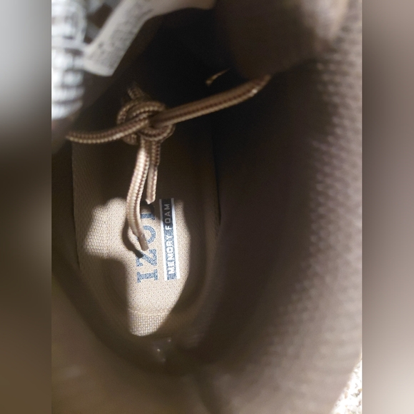 Izod Men's Dark Brown Boots with Cream Sole - Picture 5 of 6